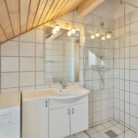 Nase - 2km From The Sea By Interhome