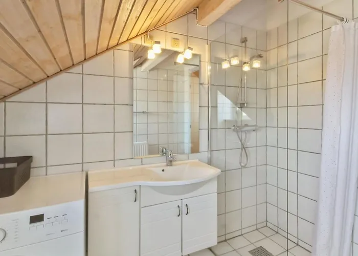 Nase - 2km From The Sea By Interhome